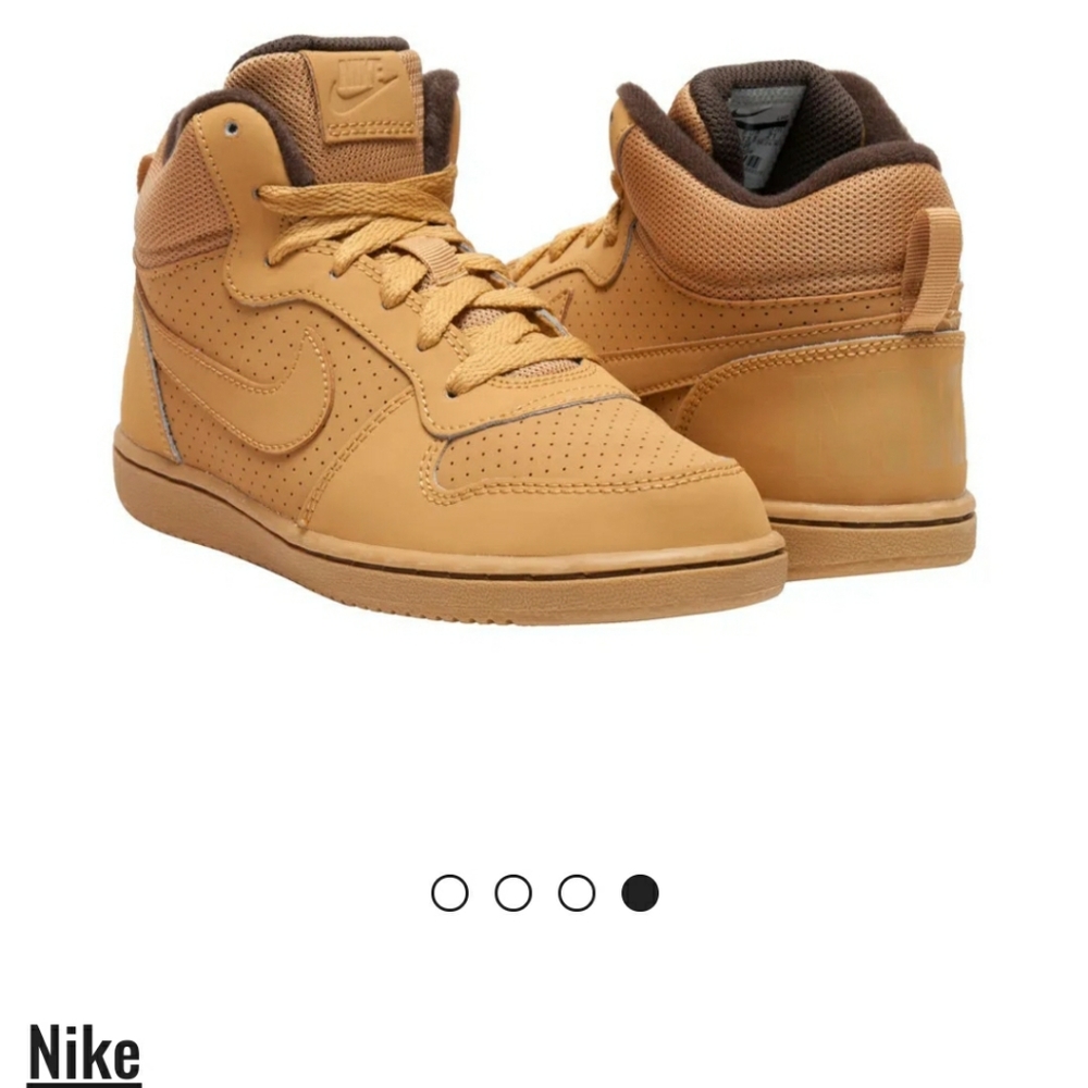 Nike Court Borough Mid